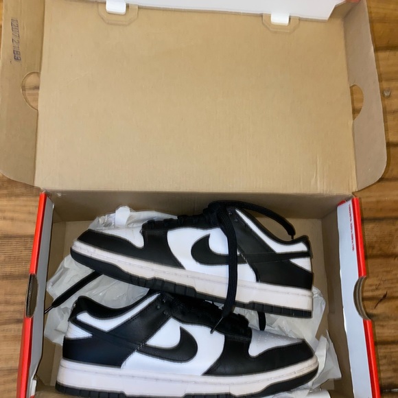 Nike Panda Dunk Low - Picture 4 of 4